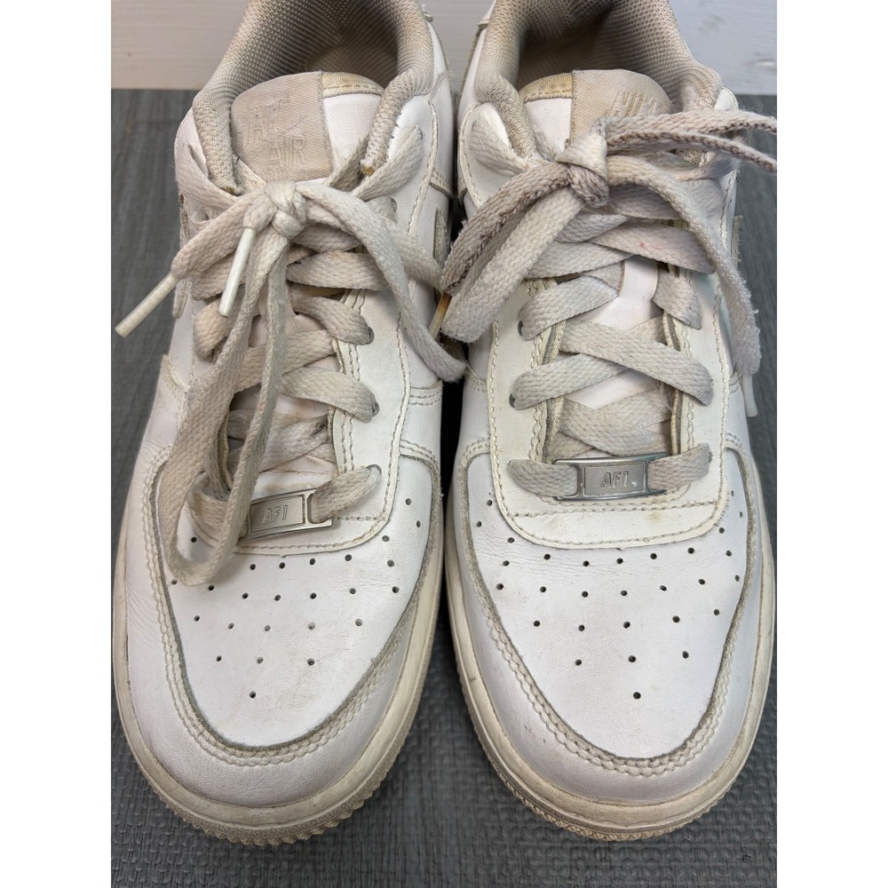 Nike Air Force 1 Sz 6.5Y Low Top Triple White Leather Sneakers AF1 Womens 8 - Picture 3 of 16